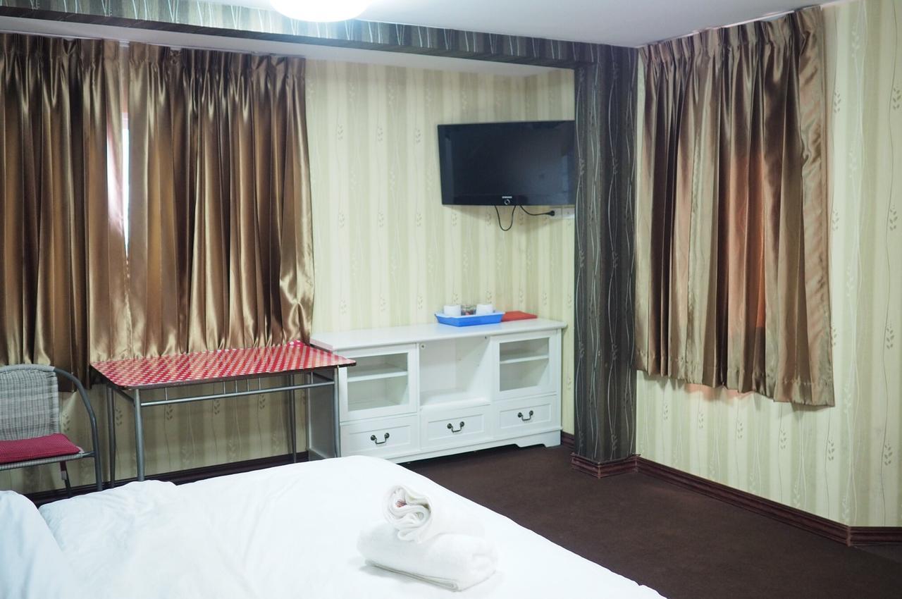 Hotel Hari Om Delhi Darbar Pattaya Exteriér fotografie