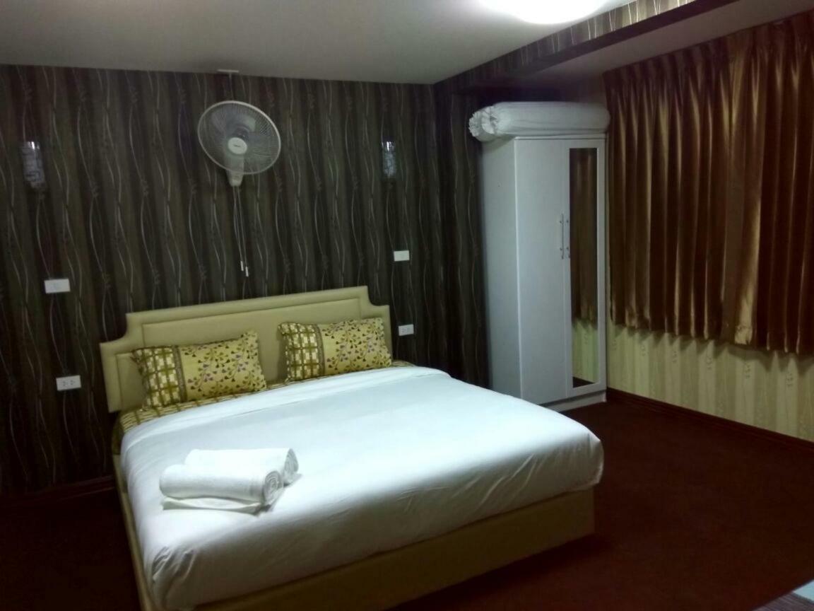 Hotel Hari Om Delhi Darbar Pattaya Exteriér fotografie